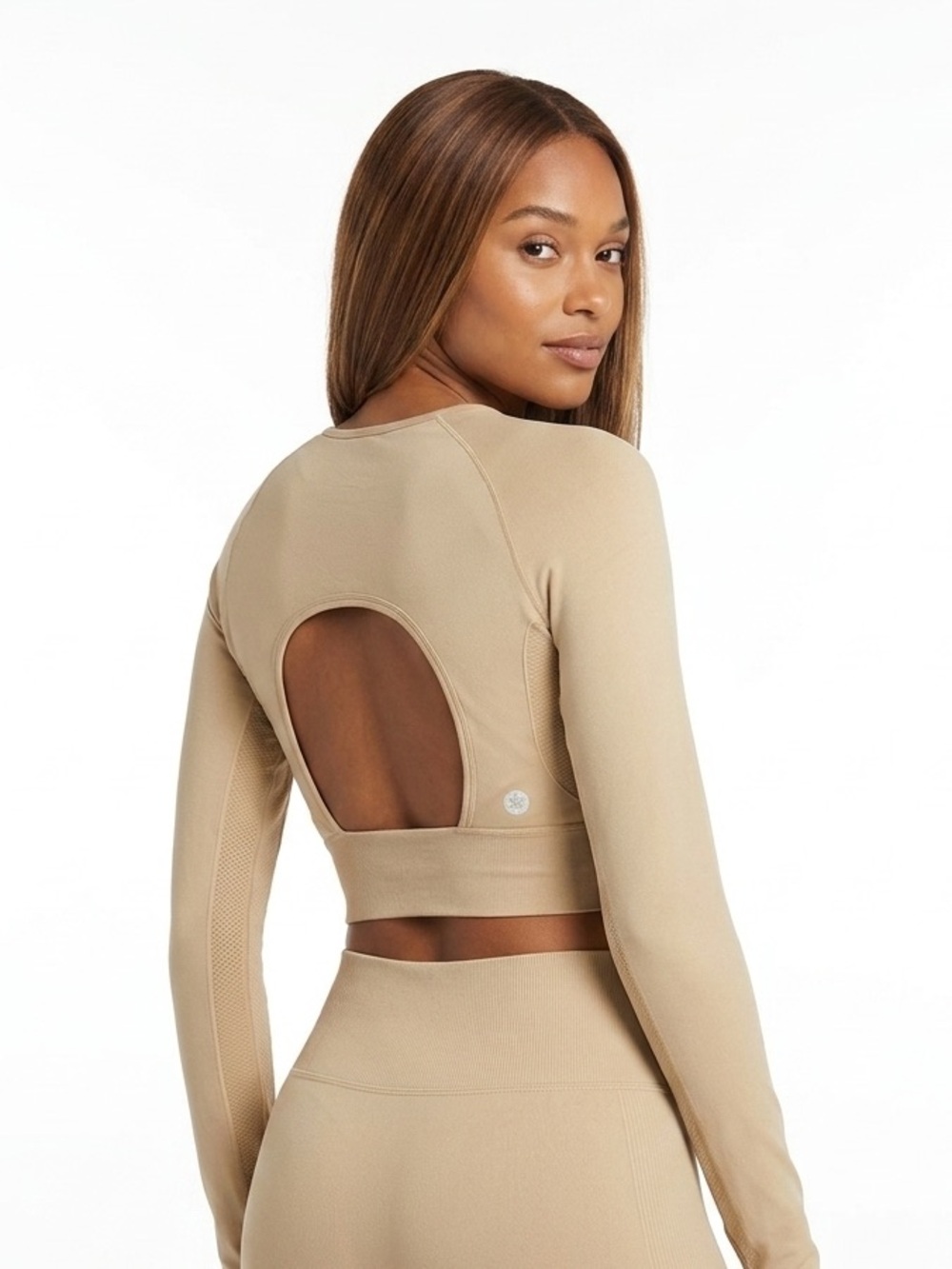 Aura Athletica Size: M/L Seamless Long-Sleeve Open-Back Crop Top - Beige